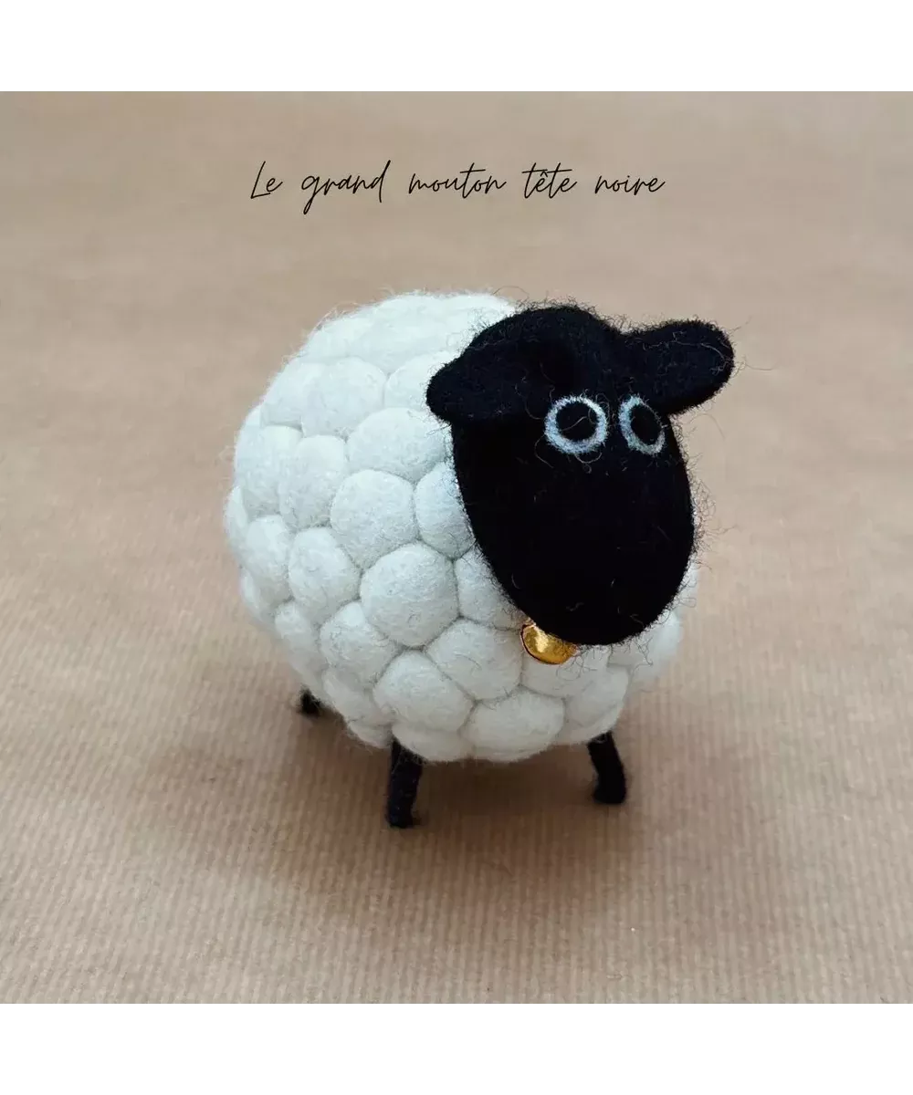 Mouton blanc à tête noire en feutrine