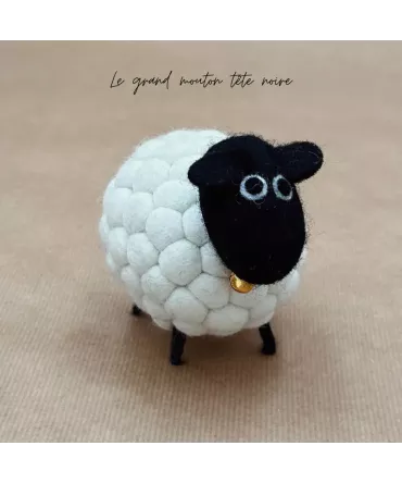 Mouton blanc à tête noire en feutrine