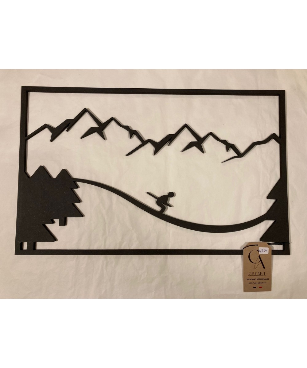 Tableau le skieur dans les Alpes, découpe en bois de pin recyclé, grand modèle