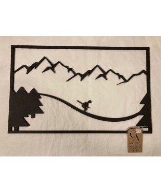Tableau le skieur dans les Alpes, découpe en bois de pin recyclé, grand modèle