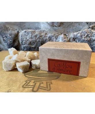 Cailloux d'ambre, base végétale parfumée, résines naturelles et huiles essentielles