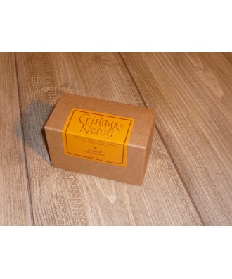 Cailloux de neroli, base végétale parfumée, résines naturelles et huiles essentielles