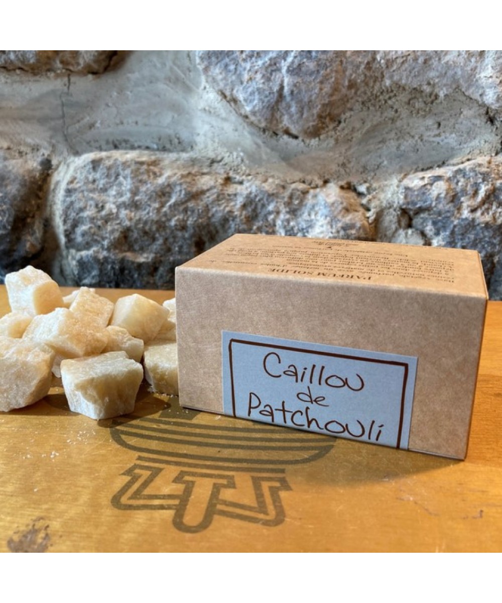 Cailloux de patchouli, base végétale parfumée, résines naturelles et huiles essentielles