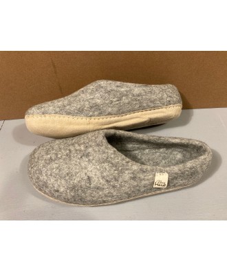 Chausson - Pantoufle d'intérieur en feutrine 100% laine naturelle, semelle en cuir antiglisse, gris clair