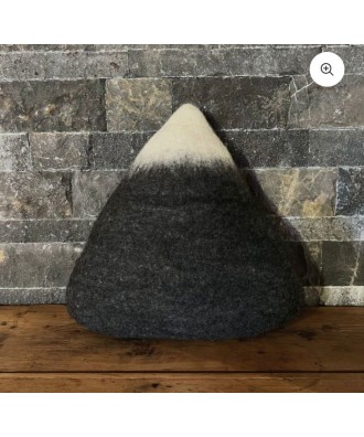 Coussin montagne simple gris blanc en feutrine naturelle fairtrade